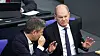 Etter at en domstol avsa en kjennelse om at det tyske budsjettforslaget var i strid med loven fordi man ville ta 60 milliarder euro fra et pandemifond til et klimafond, må forbundskansler Otto Scholz og klimaminister Robert Habeck(t.v.) finne andre løsninger for å finansiere klimatiltak.