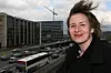 BLÅSER BORT: Arkitekt Hanne Jonassen advarer mot at Bjørvikaområdet kan bli utrivelig hvis ikke vindforholdene blir tatt hensyn til.