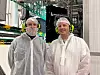 Prosjektleder Edmund Landrø (med skjeggnett) og teknisk sjef Ulf Jensen mener KI-systemet er teknologi som på sikt kan ha stor betydning for industrien, ikke bare for Norsk Kylling. Foto: Norsk Kylling