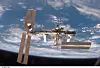DESEMBER 2006: STS-116-mannskapet (inkl. Christer Fuglesang) har klappet sammen solcellepanelet på stasjonsdel P6, lagt til en ny P5-del og rekonfigurert hele det elektriske systemet.