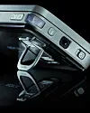 SMART LØSNING: For ekstra komfort har Nokia N96 et lite støtteben på baksiden som tillater håndfri visning av video.