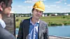 Ruben D. Hansen, daglig leder i Arca Nova snakker og Morten Hagen, Markedssjef i Smart Energi, lytter. De er to av nøkkelpersonene bak denne utbyggingen. Foto: Eirik Helland Urke