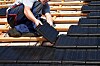 Med parallelkoblede solcelletaksten på opptil 9 watt skal man både kunne produsere egen fornybar strøm og opprettholde fassaden.
