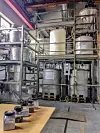 Testanlegg: I testanlegget til OiW Prosess på Herøya har de utviklet det de kaller et 'poleringstrinn' hvor de lager produkter av alt flyveasken. Foto: OiW