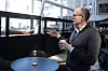 Jens Ellingsen i Wilhelmsen Ship Management viser fram modellene av historiske Wilhelmsen-skip. Managementselskapet er separat fra rederiet, men deler til en viss grad eierskap.