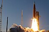 Romfartøyet Orion ble skutt opp fra Kennedy Space Center i Florida 1. april for å reise rundt månen. Turen er et ledd i Nasas planer om igjen å lande mennesker på månen og å stasjonere en base der.