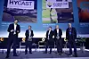 Harald Solberg i Norsk Industri åpner konvolutten med navn på Norges smarteste industribedrift. Nils Klippenberg (adm.dir Siemens) bivåner spent sammen med representantene fra de tre finalistene: Arild Håkonsen, leder for teknologi og bærekraft i Hycast, Aksel Kverneland, daglig leder i Kverneland Energi og Morten Granhøy-Lieng, driftsdirektør Tomax. Foto: Arash A. Nejad