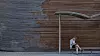 Deler av fasaden på Vågen videregående skole har tydelig misfarging.