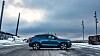 Bakkeklaringen er på 17,1 centimeter. Her står bilen ved Espa, Mjøsa mot høyre.