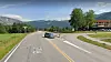 Her skal det bygges ny rundkjøring, og dette bildet fra Google Maps forteller kanskje noe om hvorfor den trengs. Det virker som om bilisten har oppdaget avkjøringen litt sent, og forsøker å improvisere.