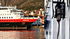 Fra april kan Bergen tilby landstrøm. Her ligger MS Nordlys ved kai i Bergen. Dette skipet kan tidligst kobles på neste år.