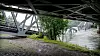 Randklev jernbanebru til venstre og veibrua til høyre. Begge må repareres før de kan gjenåpnes. Foto: Eirik Helland Urke