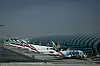 Det er fullt mulig å fly i sterk varme, så lenge andre faktorer spiller på lag. Her står Emirates-fly ved en terminal på Dubai International Airport. Foto: AP Photo/Altaf Qadri