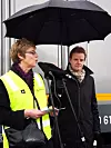 Vått, surt og kaldt da jernbanedirektør Elisabeth Enger og CargoNet-direktør Are Kjensli viste fram nytt lokomotiv og ny terminal på Alnabru.