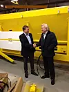 Juha Jäskeläa fra Artiuc Machine og Thor Arve Øveraasen fra Øveraasen AS forener kreftene, som ifølge dem skal styrke begge selskapene.