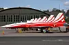 Med sin sveitsiske dekor kan Northrop F-5 Freedom Fighterne til Patrouille Suisse se ut som svært raske legefly.