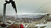 Utsikten fra toppen av Zeppelinfjellet i Ny-Ålesund på Svalbard er imponerende. Her oppe har man detektert sporstoffer fra skogbranner så langt borte som Nord-Amerika og Russland.