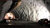 Drivingen av hovedtunnelen er kommet godt i gang. Her fra tverrslag sør med svært godt oppnådd tetteresultat med en tørr tunneloverflate.