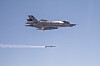 Oberstløytnant George 'Boxer' Schwartz fyrer av et AIM-120-missil fra F-35A-testflyet AF-1 for fem dager siden.