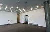 HEISLOBBY: Herfra går heisen opp til hopptårnet. Heislobbyen har tilkomst fra utendørs heis og fra skimuseet.