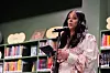 Kulturminister Lubna Jaffery, her under presentasjon av dataspillstrategien på Deichman Holmlia i fjor, påpeker at skadepotensialet i desinformasjon er stort.