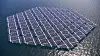 Slik ser solkraftselskapet for seg et framtidig flytende kraftverk i stor skala. Hver av de mange trekantene som er lenket sammen i dette flytende teppet, har like sider som er 36 meter lange. Illustrasjon: Solar Duck