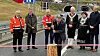 Samferdselsminister Nygård kuttet snora med en båtbygger-øks fra Os.