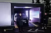 Nio-sjef Marius Hayler og Espen Byrjall, direktør for energi i Nio Norge, foran batteribyttestasjonen.