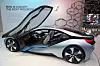BMW i8 blir en ladbar hybrid med batterirekkevidde på 35 kilometer. Den har en akselerasjon fra null til hundre på under fem sekunder, og en topphastighet på 250 km/t. Vekten er 1480 kilo, og i8 får fire seter.