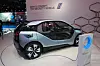 i-serien produseres i aluminium og karbonfiber for å holde vekten nede. Elbilen i3 skal lanseres i 2013, får en vekt på 1250 kilo og rekkevidde på 150 kilometer.