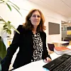 Anne Cathrine Hunstad, advokat hos Tekna, mener ansatte må tenke over hvordan de selv vil bli snakket til, før de slenger med leppa til en leder. Foto: Tekna
