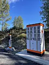 Ladeanlegget på Haugenstua er bygget med hurtigladere fra finske Kempower. Foto: Wennstrom