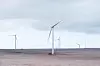 Raggovidda vindpark består av 15 vindturbiner på 3 MW hver, og det er det de kan fôre inn på nettet. Via Nordøstpassasjen vurderes nå om overskuddsstrømmen kan selges til Japan som hydrogen.