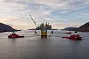 Fra den idylliske vestlandsfjorden slepes Aasta Hansteen-plattformen ut til et av de mest ekstreme feltene på norsk sokkel. Foto: Espen Rønnevik/Roar Lindefjeld/Statoil