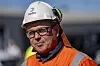 – Høye strømpriser er en kjempeutfordring, sier fabrikksjef Arne-Martin Kjærland hos Hydro Aluminium Karmøy. Foto: Fredrik Varfjell/NTB
