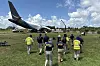 Etterforskere fra den amerikanske flyhavarikommisjonen NTSB undersøker vrakområdet det et fly fra Amazon Prime Air stoppet etter å ha fortsatt 400 meter ut over enden av rullebanen på Miami International Airport 6. september 2026.