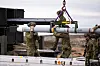Luftvernbataljonen Evenes i 133 Luftving lader NASAM med missiler under Nato-øvelsen Formidable Shield tidligere i år. Foto: Maiken Dignes / Forsvaret