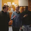 Tre av Bimbears forholdsvis ferske medarbeidere, Tobias Ruus, Knut Feilberg og Nana Abaka, i selskapets nye lokaler i Trondheim. Foto: Oscar Stoltenberg