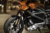 For Harley Davidson representer Livewire nesten en revolusjon. Stålrammen er erstattet av aluminium, 45 graders V-twin er byttet mot trefaset asykron elmotor og over den sitter en batteripakke. Foto: Josh Kurpius/Harley Davidson