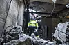 Arkeolog ved Telemark fylkeskommune Sindre Arnkværn i den nylig avdekkede tungtvannskjelleren på Vemork. Foto: Larsen, Håkon Mosvold