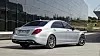 Mercedes-Benz S 560e har ladeluke under høyre baklykt og er kapabel til 50 kilometer kjøring på batteri. Foto: Daimler AG