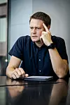 Industrien vil gjerne bidra i det grønne skiftet, men er avhengig av at det er nok fornybar energi tilgjengelig. Administrerende direktør Harald Solberg i Norsk Industri etterlyser politisk handlingskraft. Foto: Arash A. Nejad