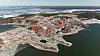Halvøya Olkiluoto i Bottenviken, sørvest i Finland, har tre kjernekraftreaktorer. Etter flere utsettelser ble den tredje ble satt i vanlig drift søndag.