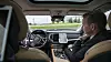 Rickard Arvidsson har utviklet programvaren som gjør at Vegvesenets ITS-tjenester kan snakke med bilen. Foto: Mathias Klingenberg