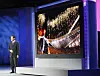 Toshihiro Sakamoto, toppsjef i Panasonic, ved selskapets 150 tommer store plasma-TV på CES-messa i Las Vegas.