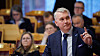 Trond Helleland, transportpolitisk talsperson for Høyre, mener regjeringen bør skrote tanken om å slå sammen Flytoget og Vy etter ny rapport.