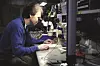 I LABEN: Mye av utviklingen har skjedd i laboratoriet i Horten. Her ser vi Bjørnar Sten-Nilsen i arbeid.