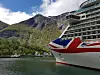 Cruise, cruiseskip, verdensarvfjord, UNESCO. P&O-skipet Britannia i Flåm. Skipet ble levert i 2015, bygget ved Fincantieri, Monfalcone i Italia. Skipet er 330 meter langt, 44 meter bredt og plass til 4324 passasjerer.