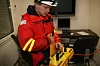 Forskningsskipet R/V Gunnerus er utstyrt med en minubåt. Dette er styrekonsollen for ubåten i hendene på overingeniør Svenn Ove Linde.