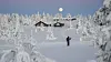 I kommuneplanene er det avsatt store arelaer til hytter i kontroversielle områder både på fjellet og ved sjøen.